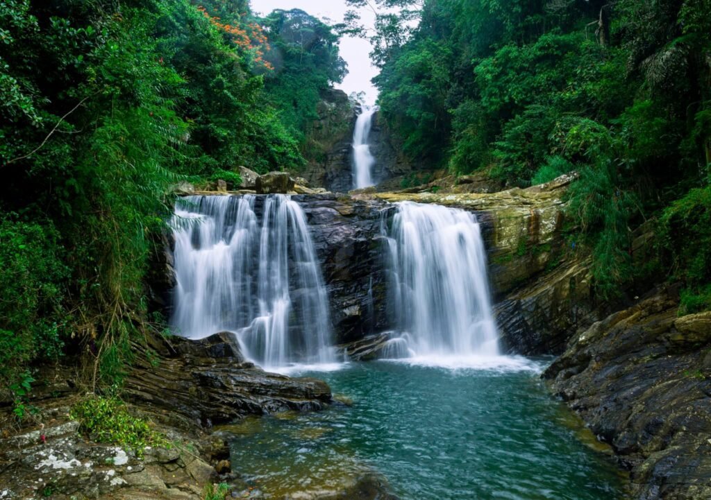 Kadiyanlena falls - Hidden Waterfall In Sri Lanka